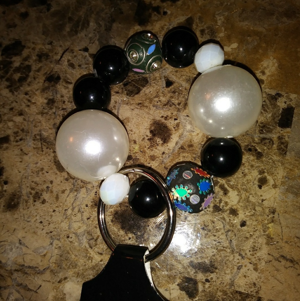 Pearly Floral Keychain